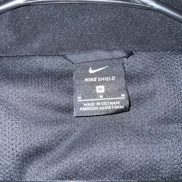 Black Nike Shield Rain Jacket - Picture 1 of 3